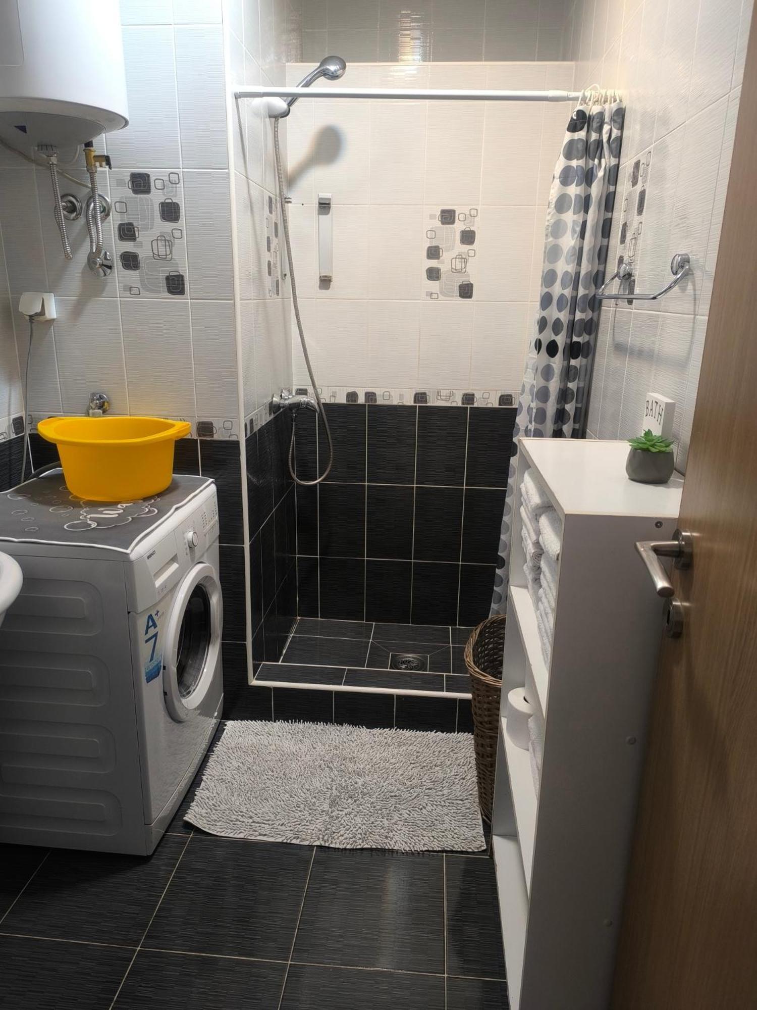 Petrovic Apartmani Тиват Екстериор снимка